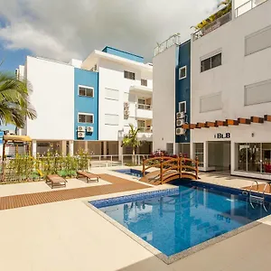 Apto Fino área Nobre Dos Ingleses. 500m Da Praia! Apartamento